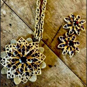Vintage costume jewelry necklace and earrings